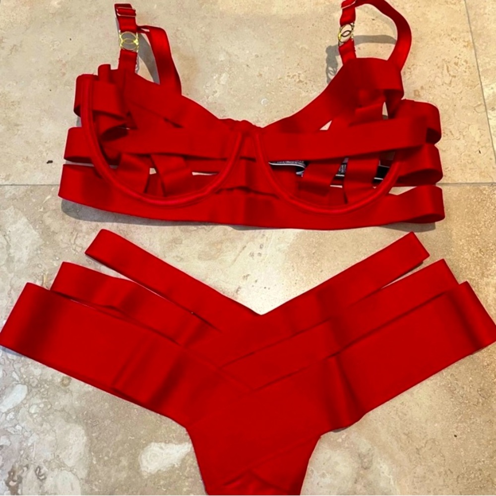 Victoria’s Secret NWT Strappy Bra/Panty Set